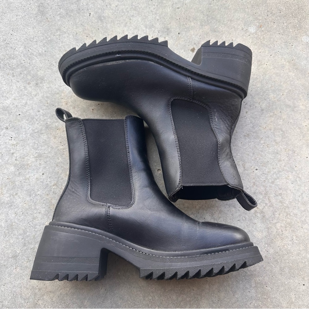 SOLD — Steve Madden Garth Black Leather Boots